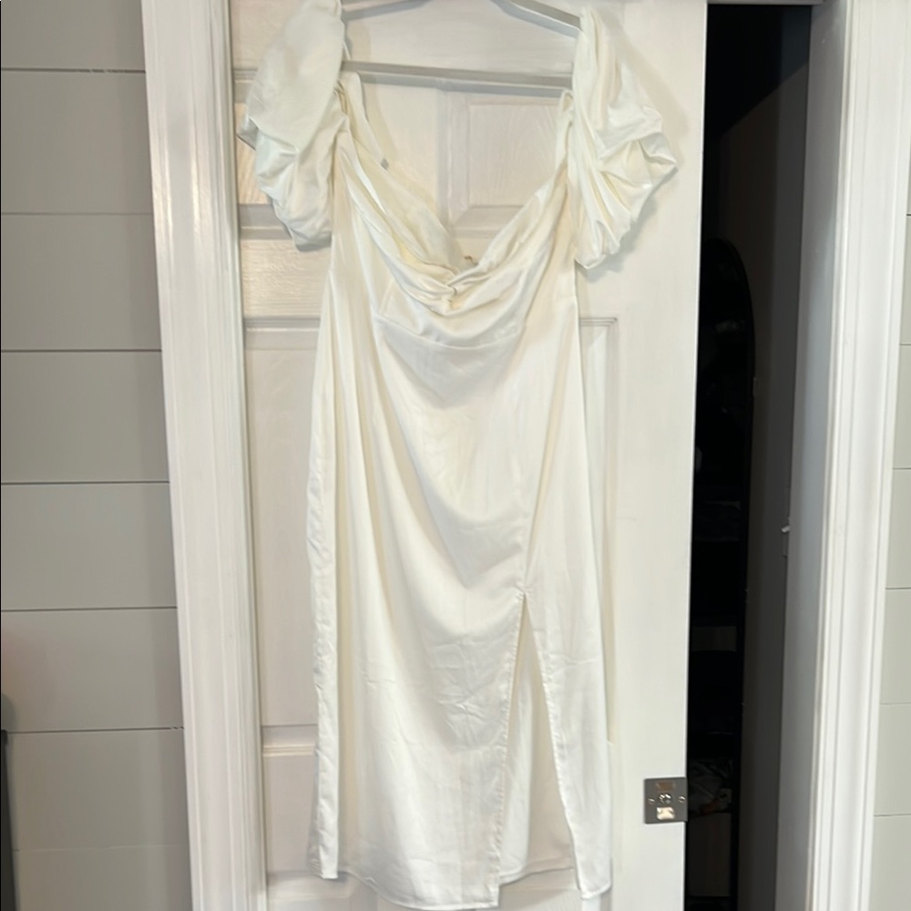 Elegant White Puff Sleeve Dress